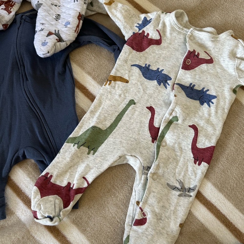 Baby clothes bundle - Picture 3 of 4